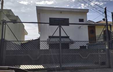 Imagem: O depósito possui 5 Vagas na garagem, 350m² de Área e está