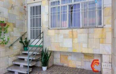 Imagem: A casa possui 3 Dormitórios, 3 Banheiros, 1 Vaga na garagem