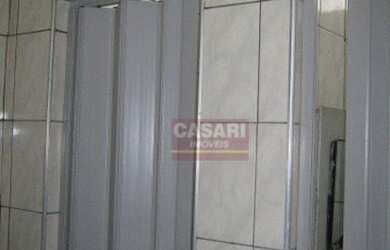 Imagem: O depósito possui 2 Vagas na garagem, 530m² de Área e está