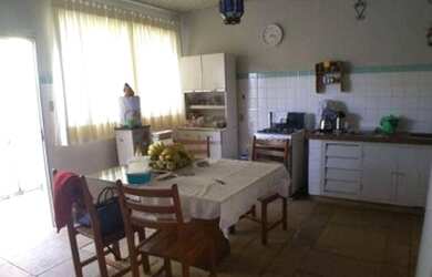 Imagem: O depósito possui 5 Vagas na garagem e 170m² de Área e está