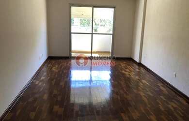 Imagem: O apartamento possui 3 Dormitórios, 1 Banheiro, 1 Vaga na garagem