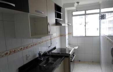 Imagem: O apartamento possui 2 Dormitórios, 1 Banheiro, 1 Vaga na garagem