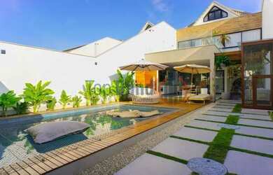 Imagem: A casa em condomínio possui 5 Dormitórios, 1 Banheiro, 3 Vagas