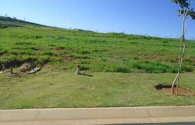 Imagem: O terreno possui 1.003m² de Área e está localizado em Loteamento