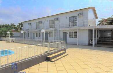 Imagem: A casa possui 3 Dormitórios, 2 Banheiros, 3 Vagas na garagem