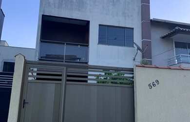 Imagem: A casa possui 2 Dormitórios, 1 Banheiro, 1 Vaga na garagem