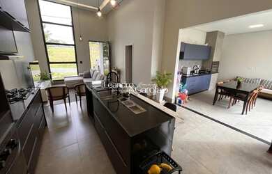 Imagem 8: Casa Alphaville Resende. 175m² de Área, 4 Vagas na garageme3 Dormitórios