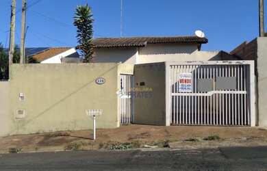 Imagem: A casa à venda possui 3 Dormitórios, 5 Banheiros, 3 Vagas