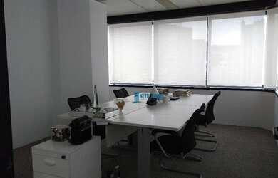 Imagem: O depósito possui 5 Vagas na garagem, 507m² de Área e está