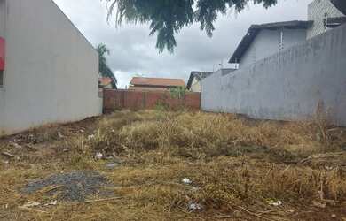 Imagem: O terreno possui 300m² de Área e está localizado em Parque