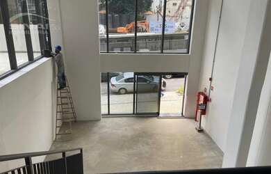 Imagem: O depósito possui 3 Vagas na garagem, 514m² de Área e está