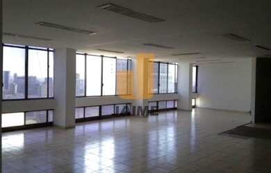 Imagem: O depósito possui 1.140m² de Área e está localizado em