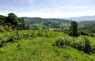 Imagem 1: Sítio à venda por R$ 690.000, 36 hectares, lindas pastegens e nascentes