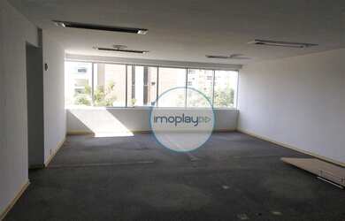 Imagem: O depósito possui 2 Vagas na garagem, 66m² de Área e está