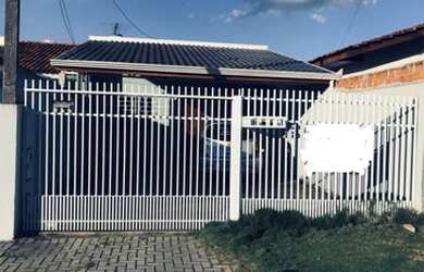 Imagem: A casa à venda possui 2 Dormitórios, 2 Banheiros, 2 Vagas