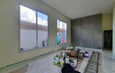 Imagem: A casa em condomínio possui 3 Dormitórios, 4 Banheiros, 4