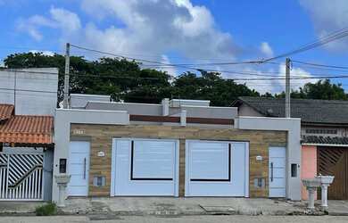 Imagem 1: Linda casa para venda com piscina lado praia no Baln Tupi em Itanhaém/ SP