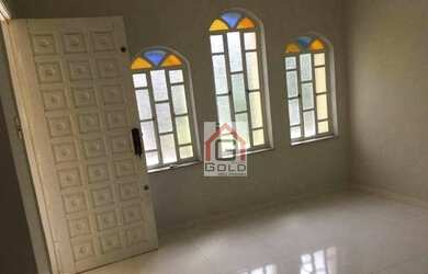 Imagem: A casa possui 3 Dormitórios, 2 Banheiros, 3 Vagas na garagem