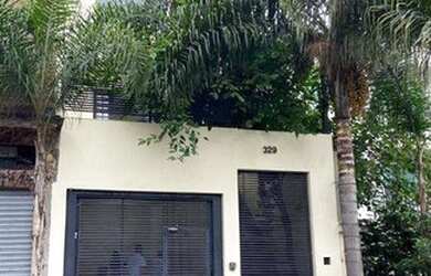 Imagem: O depósito possui 3 Vagas na garagem, 200m² de Área e está