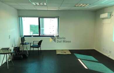 Imagem: O depósito possui 1 Vaga na garagem, 36m² de Área e está