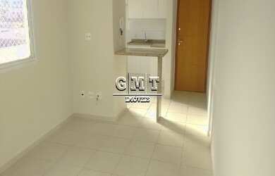 Imagem: O apartamento possui 1 Dormitório, 1 Banheiro, 1 Vaga na garagem