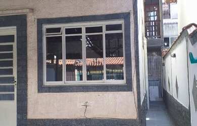 Imagem: A casa possui 2 Dormitórios, 2 Banheiros, 1 Vaga na garagem