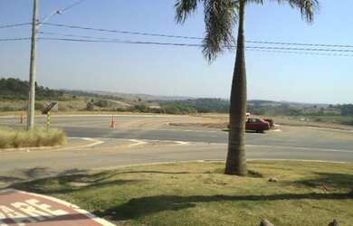 Imagem: O terreno possui 1000m² de Área e está localizado em Loteamento