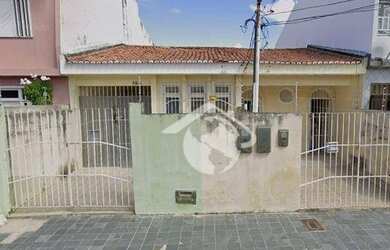 Imagem: A casa possui 3 Dormitórios, 2 Banheiros, 3 Vagas na garagem