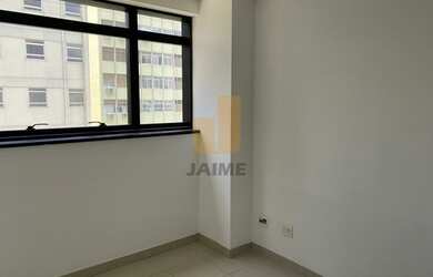 Imagem: O depósito possui 2 Vagas na garagem, 53m² de Área e está