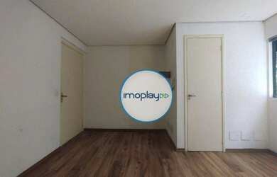 Imagem: O depósito possui 2 Vagas na garagem, 64m² de Área e está