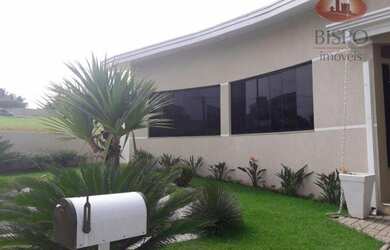 Imagem: A casa em condomínio possui 4 Dormitórios, 2 Banheiros, 5