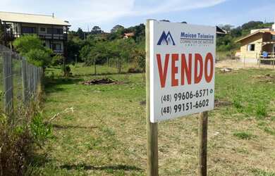 Imagem: O terreno possui 450m² de Área e está localizado em Imbituba