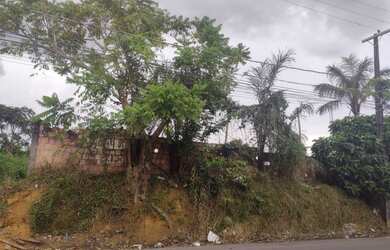 Imagem: O terreno possui 1.200m² de Área e está localizado em Colônia