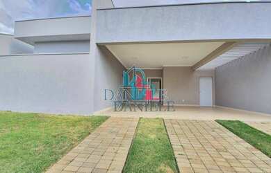 Imagem: A casa em condomínio possui 3 Dormitórios, 4 Banheiros, 4