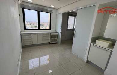 Imagem: O depósito possui 1 Vaga na garagem, 32m² de Área e está