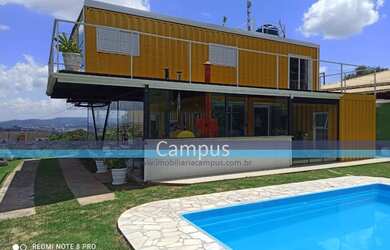 Imagem: A casa em condomínio possui 4 Dormitórios, 4 Banheiros, 5