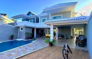 Imagem: A casa em condomínio possui 4 Dormitórios, 2 Banheiros, 2