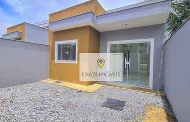 Imagem: A casa possui 3 Dormitórios, 2 Banheiros, 1 Vaga na garagem