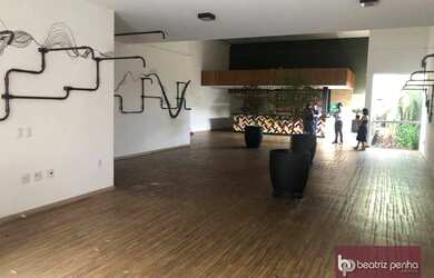 Imagem: O depósito possui 5 Vagas na garagem, 500m² de Área e está