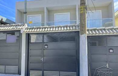 Imagem: A casa possui 3 Dormitórios, 2 Banheiros, 2 Vagas na garagem