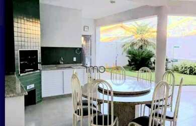 Imagem: A casa em condomínio possui 4 Dormitórios, 2 Banheiros, 4