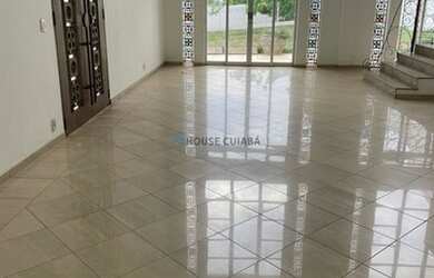 Imagem: A casa possui 5 Dormitórios, 5 Banheiros e 1800m² de Área