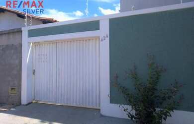 Imagem: A casa possui 5 Dormitórios, 2 Banheiros, 1 Vaga na garagem