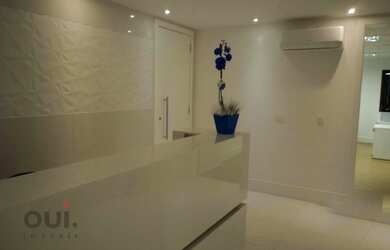 Imagem: O depósito possui 5 Vagas na garagem, 211m² de Área e está