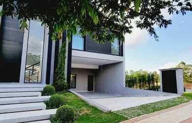 Imagem: A casa em condomínio possui 4 Dormitórios, 5 Banheiros, 4