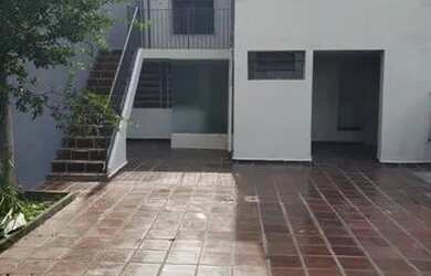 Imagem: A casa possui 4 Dormitórios, 2 Banheiros, 100m² de Área e