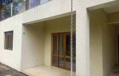 Imagem: A casa em condomínio possui 3 Dormitórios, 3 Banheiros, 3