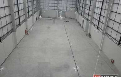 Imagem: O depósito possui 5 Vagas na garagem, 1.900m² de Área e