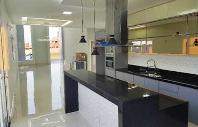 Imagem: A casa em condomínio possui 3 Dormitórios, 4 Banheiros, 4