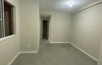 Imagem: O apartamento possui 2 Dormitórios, 1 Banheiro, 2 Vagas na